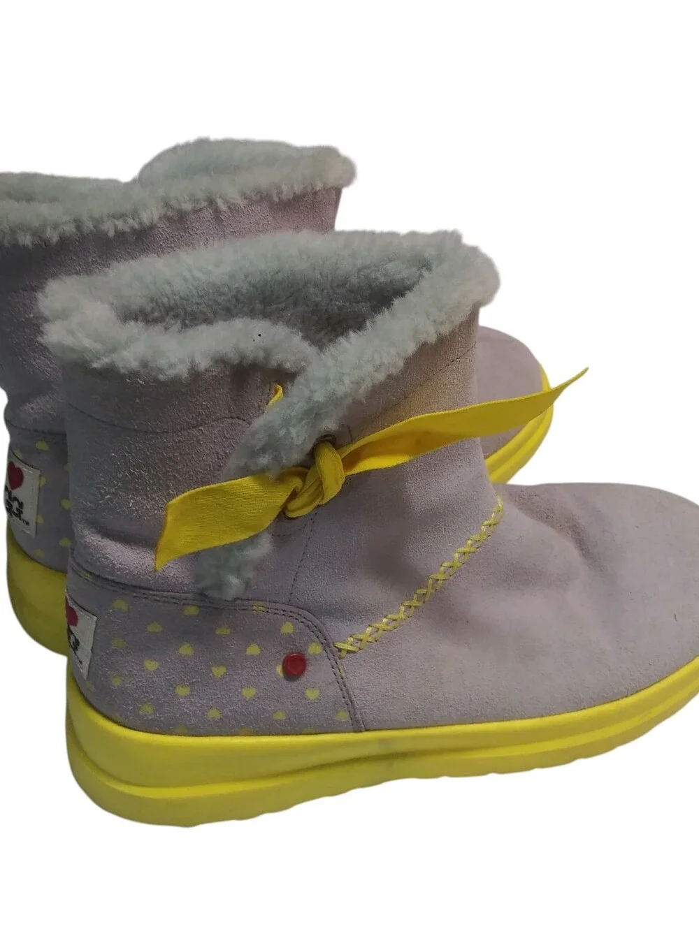 UGG Women's Knotty Moonstone Hearts Suede Gray Yellow Bow Boot Size 9